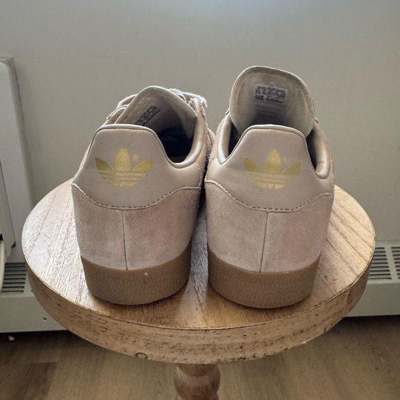 Adidas Light Tan Sneakers with Gold Accents - Picture 4 of 8